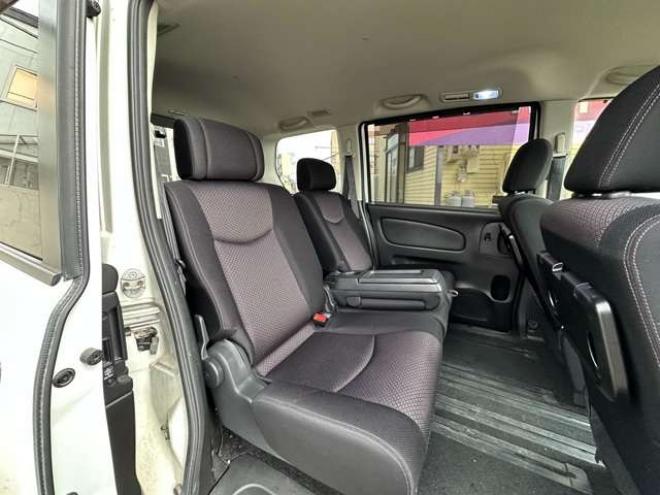 セレナ2.0 ハイウェイスター Vエアロセレクション 4WD　両側ワンタッチオートスライドドア　ETC 2000