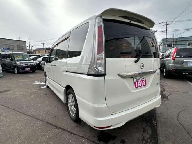 セレナ2.0 ハイウェイスター Vエアロセレクション 4WD　両側ワンタッチオートスライドドア　ETC 2000