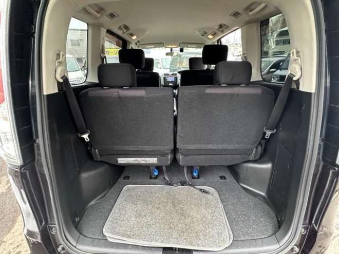 セレナ2.0 ハイウェイスター 4WD　アイドリングストップ　プッシュスタート 2000