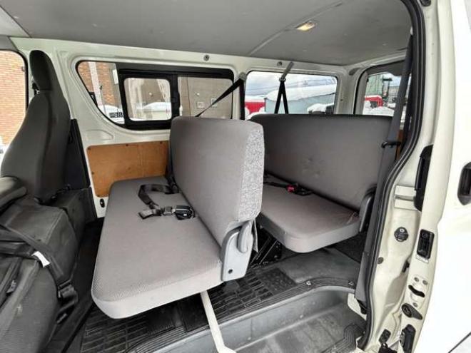 ハイエースバン2.8 DX ロング GLパッケージ ディーゼルターボ 4WD　9人乗り　プリクラッシュセーフティーナビ 2800
