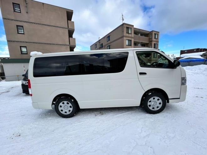 ハイエースバン2.8 DX ロング GLパッケージ ディーゼルターボ 4WD　9人乗り　プリクラッシュセーフティーナビ 2800
