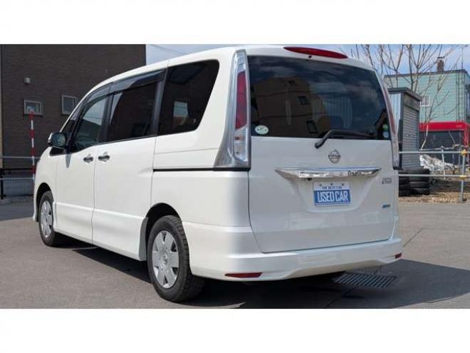 セレナ2.0 ハイウェイスター Vセレクション 4WD　 2000