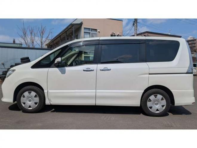 セレナ2.0 ハイウェイスター Vセレクション 4WD　 2000