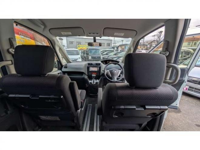 セレナ2.0 ハイウェイスター Vエアロセレクション 4WD　 2000