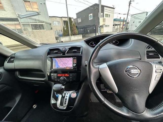 セレナ2.0 ハイウェイスター アドバンスドセーフティ パッケージ 4WD　 2000