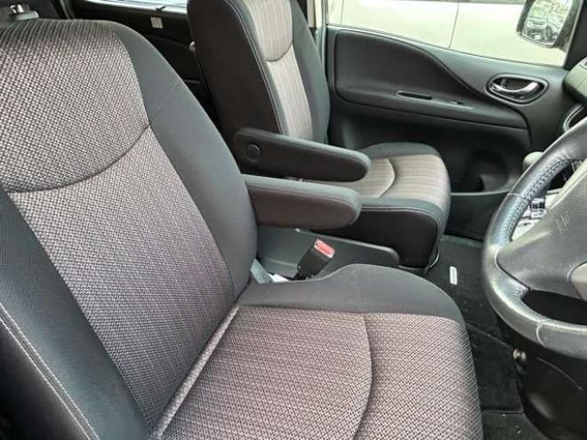 セレナ2.0 ハイウェイスター アドバンスドセーフティ パッケージ 4WD　 2000