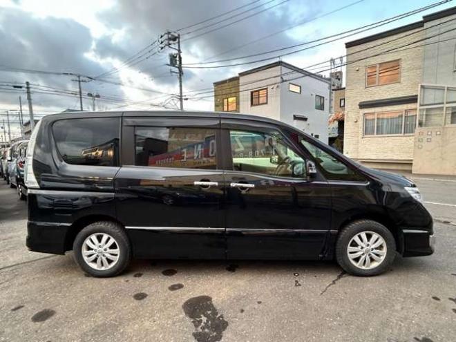 セレナ2.0 ハイウェイスター アドバンスドセーフティ パッケージ 4WD　 2000