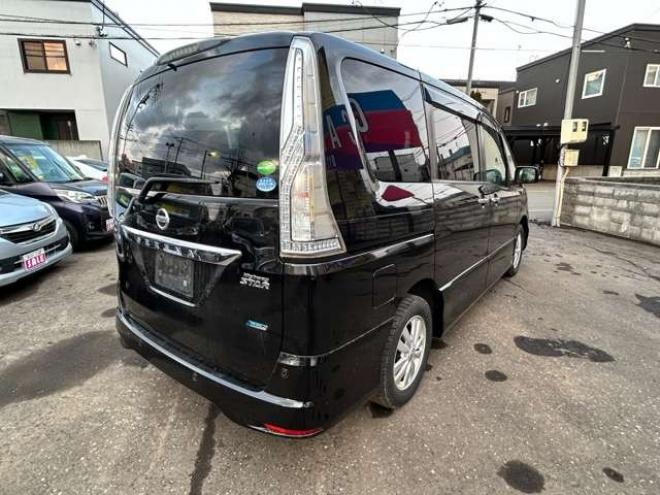 セレナ2.0 ハイウェイスター アドバンスドセーフティ パッケージ 4WD　 2000