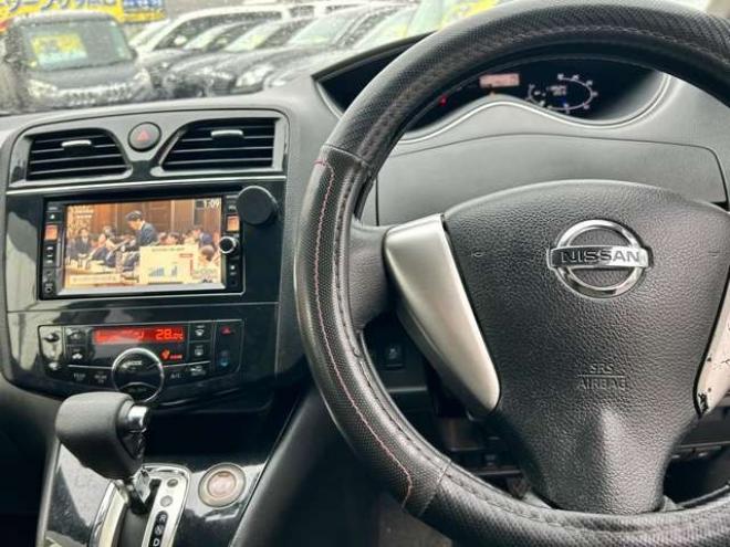セレナ2.0 ハイウェイスター Vセレクション 4WD　ナビフルセグTV　バックモニター 2000