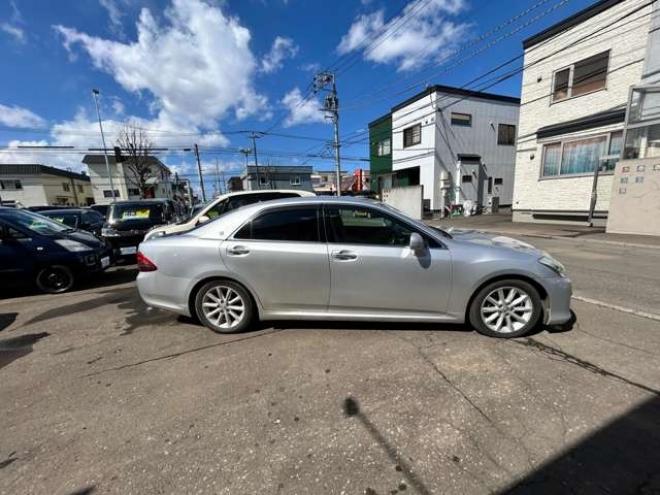 クラウンロイヤル 3.0 ロイヤルサルーン i-Four 4WD　 3000