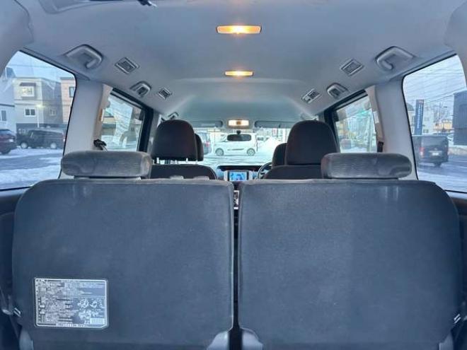 ヴォクシー2.0 X 4WD　後期型　7人乗り　ナビバックモニターTV 2000