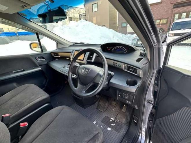 フリード1.5 G ジャストセレクション 4WD　片側パワースライドドア 1500