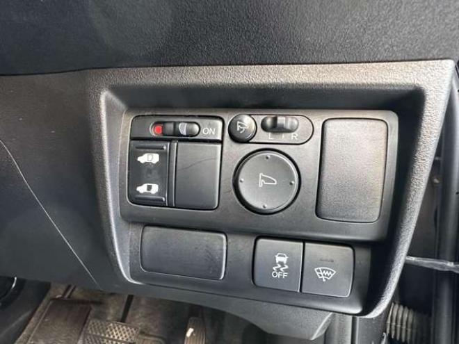 フリード1.5 G ジャストセレクション 4WD　片側パワースライドドア 1500