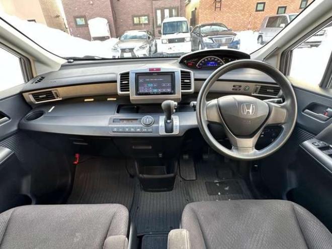 フリード1.5 G ジャストセレクション 4WD　片側パワースライドドア 1500