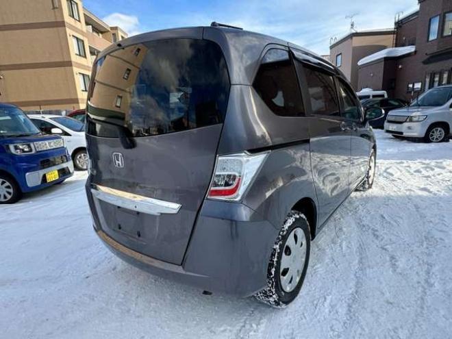 フリード1.5 G ジャストセレクション 4WD　片側パワースライドドア 1500