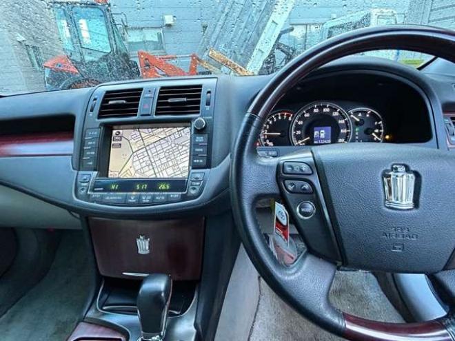 クラウンロイヤル 3.0 ロイヤルサルーン i-Four 4WD　ナビフルセグTV　バックモニター 3000