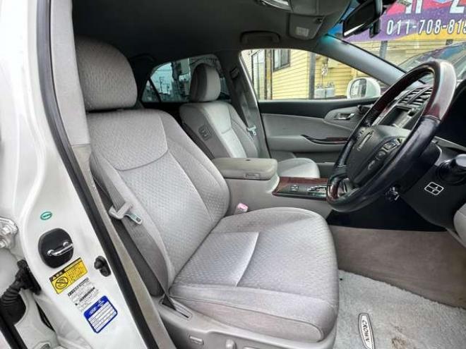 クラウンロイヤル 3.0 ロイヤルサルーン i-Four 4WD　TOYOTA純正HDDナビ　地デジ　ETC 3000
