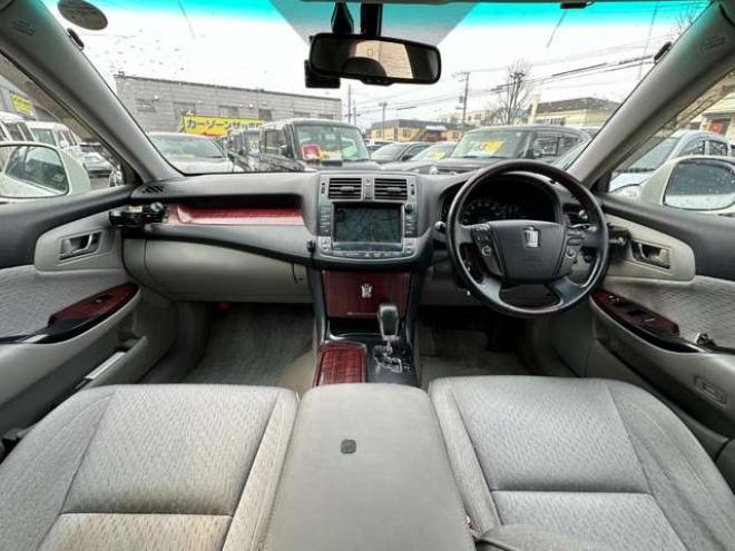 クラウンロイヤル 3.0 ロイヤルサルーン i-Four 4WD　TOYOTA純正HDDナビ　地デジ　ETC 3000