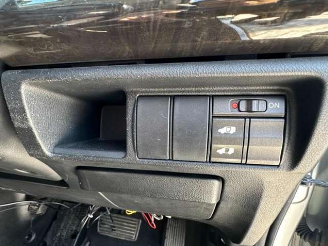 エリシオン2.4 G エアロ 4WD　純正ナビ・バックカメラ　ETC 2400