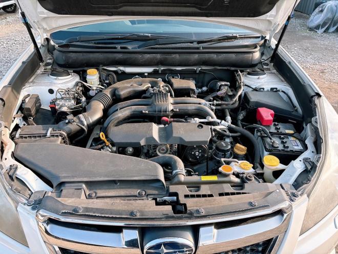 レガシィB4 2.5i Bスポーツ 4WD　ローンが不安な方＜優遇ローン＞1年保証　本州仕入　社外ナビ　Bカメラ