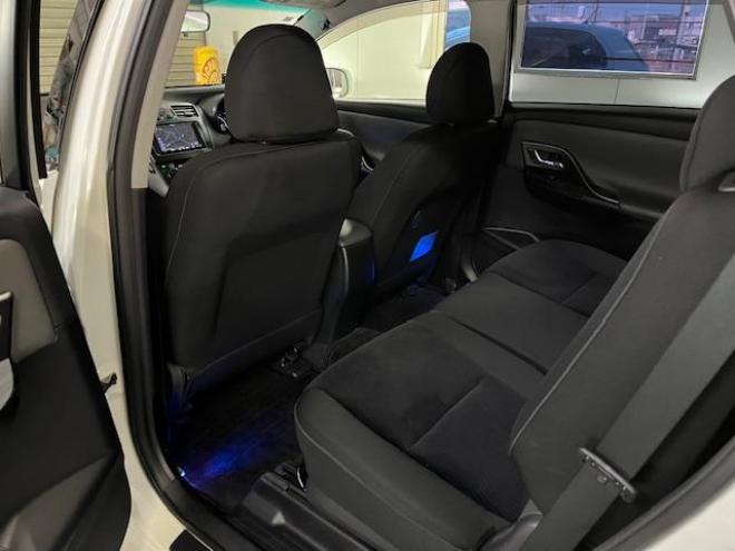 マークXジオ２４０Ｇ　エアリエル　ワンオーナー　禁煙車　フルモデリスタスポイラー　ＷＡＫＯＳバリアスコーティング済　ＷＲＥＳＴ１８インチＡＷ＋新品夏タイヤ　純正１６ＡＷ＋スタッドレスタイヤ付　ストラーダＳＤナビ（フルセグ地デジ　ＤＶＤ再生　Ｂｌｕｅｔｏｏｔｈ）　エンジンスターター　ＰＵＳＨスタート　スマートキー　フロントガラス熱線　横滑り防止装置　両席パワーシート　タイミングチェーン車　ＨＩＤ　ＥＴＣ 4WD 2400 5Dr
