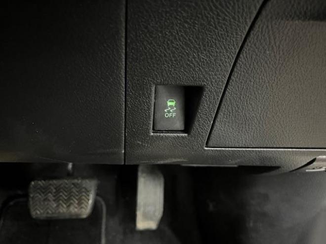 マークXジオ２４０Ｇ　エアリエル　ワンオーナー　寒冷地仕様　禁煙車　ＷＡＫＯＳバリアスコーティング済　純正１６インチＡＷ　社外１６ＡＷ＋スタッドレスタイヤ付　純正ＨＤＤナビ（フルセグ地デジ　ＤＶＤ再生　Ｂｌｕｅｔｏｏｔｈ　ミュージックサーバー）＋バックカメラ　純正エンジンスターター　ＰＵＳＨスタート　スマートキー　フロントガラス熱線　横滑り防止装置　タイミングチェーン車　ＨＩＤ　ＥＴＣ 4WD 2400 5Dr