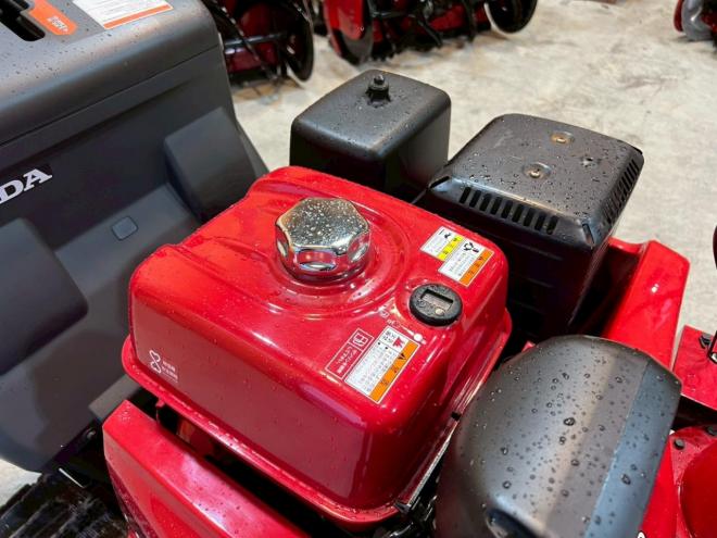 除雪機ホンダ　HSM1380i！ハイブリッド！左右旋回レバー！
