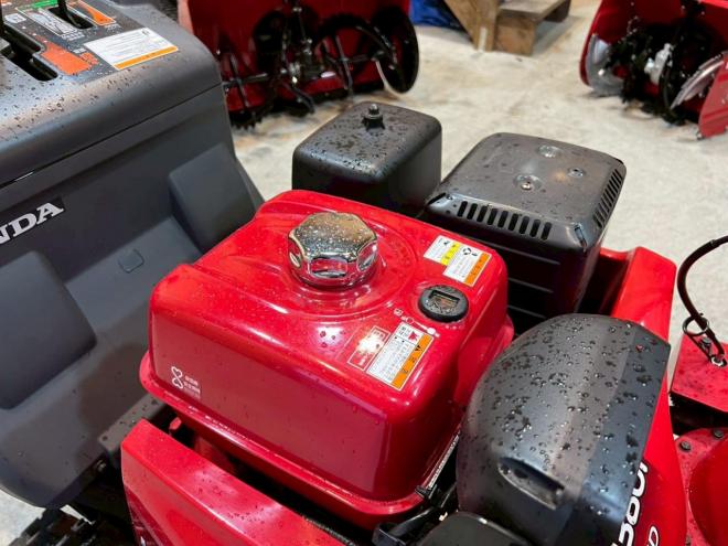 除雪機ホンダ　HSM1380i！ハイブリッド！左右旋回レバー！