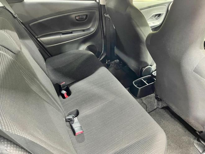ヴィッツ1.3F 4WD 5年保証 ナビBカメ ETC 寒冷地仕様 禁煙