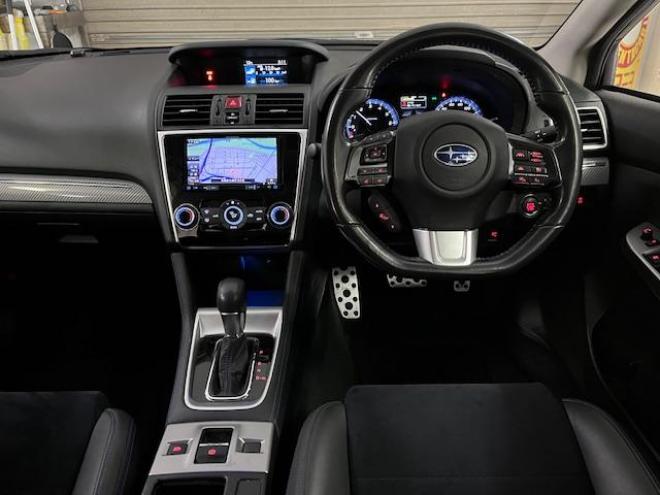 レヴォーグ２．０ＧＴ－Ｓアイサイト　アドバンスセーフティＰＫＧ　スバルＤＩＴツインカムターボ　本州仕入　禁煙車　純正１８インチＡＷ　純正１７ＡＷ＋スタッドレスタイヤ付　ＤＡＭＤフロントバンパースポイラー　カロッツェリアナビ（フルセグ地デジ　ＤＶＤ再生　Ｂｌｕｅｔｏｏｔｈ）＋バックカメラ＋サイドカメラ　純正ハーフレザーシート　ＬＥＤヘッドライト　アイサイトアシストモニター　前後ドライブレコーダー　レーダークルーズコントロール　ブラインドスポット　両席パワーシート　ＥＴＣ 4WD 2000 5Dr