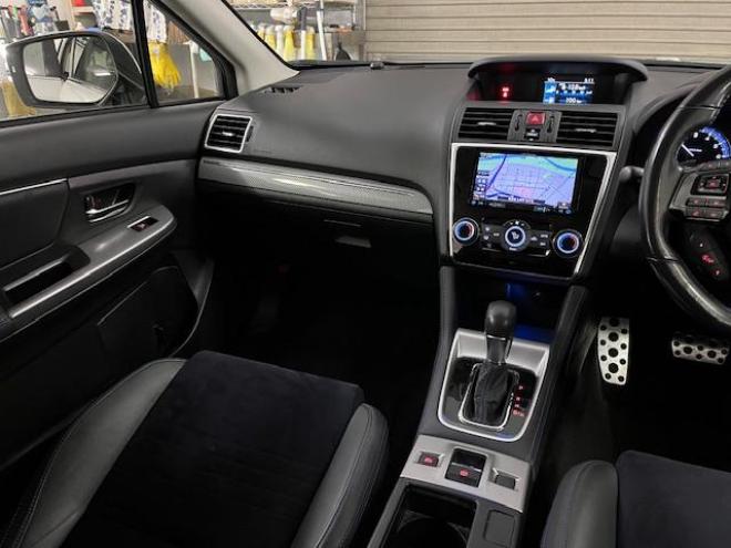 レヴォーグ２．０ＧＴ－Ｓアイサイト　アドバンスセーフティＰＫＧ　スバルＤＩＴツインカムターボ　本州仕入　禁煙車　純正１８インチＡＷ　純正１７ＡＷ＋スタッドレスタイヤ付　ＤＡＭＤフロントバンパースポイラー　カロッツェリアナビ（フルセグ地デジ　ＤＶＤ再生　Ｂｌｕｅｔｏｏｔｈ）＋バックカメラ＋サイドカメラ　純正ハーフレザーシート　ＬＥＤヘッドライト　アイサイトアシストモニター　前後ドライブレコーダー　レーダークルーズコントロール　ブラインドスポット　両席パワーシート　ＥＴＣ 4WD 2000 5Dr