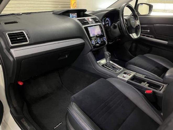 レヴォーグ２．０ＧＴ－Ｓアイサイト　アドバンスセーフティＰＫＧ　スバルＤＩＴツインカムターボ　本州仕入　禁煙車　純正１８インチＡＷ　純正１７ＡＷ＋スタッドレスタイヤ付　ＤＡＭＤフロントバンパースポイラー　カロッツェリアナビ（フルセグ地デジ　ＤＶＤ再生　Ｂｌｕｅｔｏｏｔｈ）＋バックカメラ＋サイドカメラ　純正ハーフレザーシート　ＬＥＤヘッドライト　アイサイトアシストモニター　前後ドライブレコーダー　レーダークルーズコントロール　ブラインドスポット　両席パワーシート　ＥＴＣ 4WD 2000 5Dr
