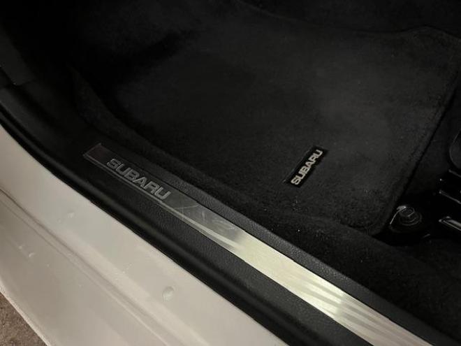 レヴォーグ２．０ＧＴ－Ｓアイサイト　アドバンスセーフティＰＫＧ　スバルＤＩＴツインカムターボ　本州仕入　禁煙車　純正１８インチＡＷ　純正１７ＡＷ＋スタッドレスタイヤ付　ＤＡＭＤフロントバンパースポイラー　カロッツェリアナビ（フルセグ地デジ　ＤＶＤ再生　Ｂｌｕｅｔｏｏｔｈ）＋バックカメラ＋サイドカメラ　純正ハーフレザーシート　ＬＥＤヘッドライト　アイサイトアシストモニター　前後ドライブレコーダー　レーダークルーズコントロール　ブラインドスポット　両席パワーシート　ＥＴＣ 4WD 2000 5Dr