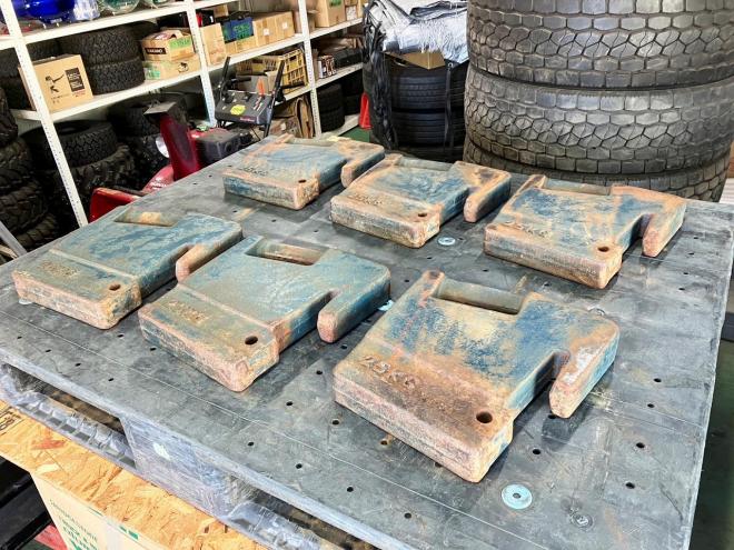 その他クボタ　中古　トラクターウェイト　25kg×6枚　農機具