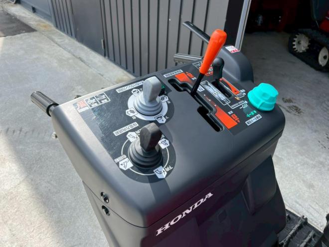 除雪機ホンダ　HSM1390i！美品！ハイブリッド！オーガローリング
