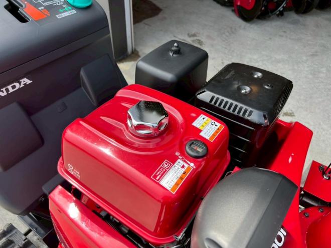 除雪機ホンダ　HSM1390i！美品！ハイブリッド！オーガローリング
