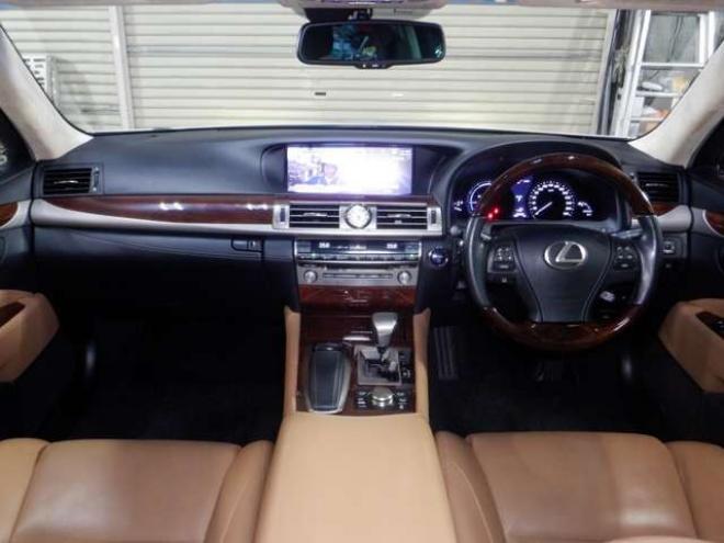 レクサスLSハイブリッド 600h バージョンC Iパッケージ 4WD　本州仕入・ナビ・TV・B/T・革・サンルーフ 5000