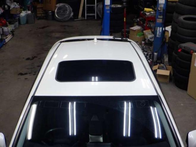 プリウス1.8 A E-Four 4WD　本州仕入・サンルーフ・ナビ・TV・B/T 1800