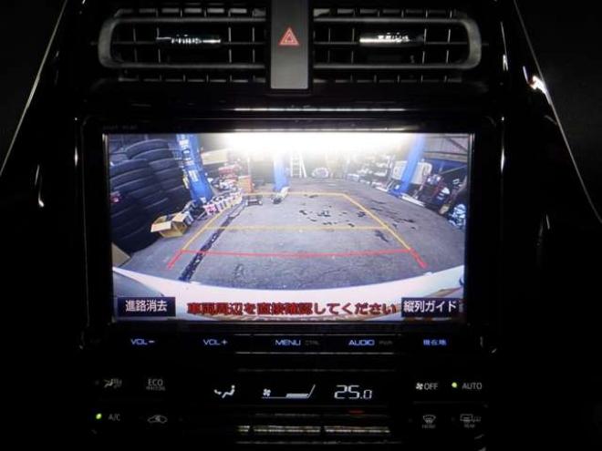 プリウス1.8 A E-Four 4WD　本州仕入・サンルーフ・ナビ・TV・B/T 1800