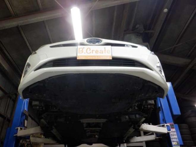 プリウス1.8 A E-Four 4WD　本州仕入・サンルーフ・ナビ・TV・B/T 1800