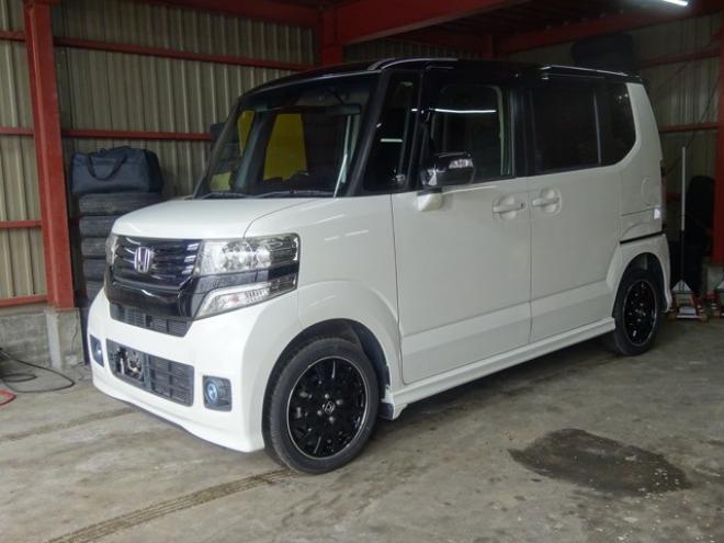 N-BOXカスタムG ターボAパッケージ 2トーンカラースタイル 4WD　ナビ・TV・B/T・Bカメラ・両側パワスラ・ 660