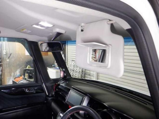 N-BOXカスタムG ターボAパッケージ 2トーンカラースタイル 4WD　ナビ・TV・B/T・Bカメラ・両側パワスラ・ 660