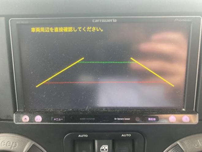 クライスラー・ジープジープ・ラングラーアンリミテッド 　社外テール　社外アルミ２０インチ　リフトアップ　フロントバンパー　リヤバンパー　ワイドオーバーフェンダー　サイドステップ　ＬＥＤウインカー　ＥＴＣ　バックカメラ　オートクルーズコントロール 2WD 3600 5Dr