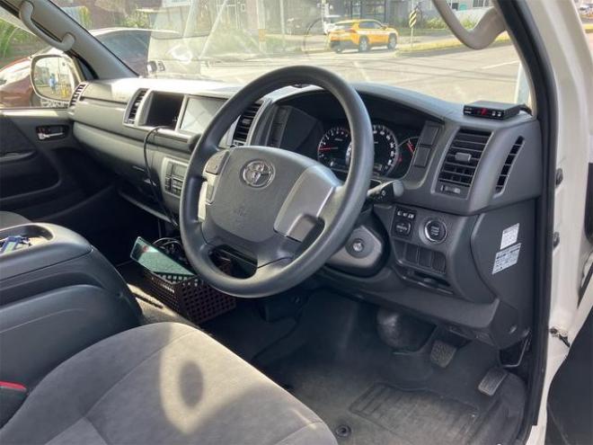 ハイエースワゴン ＧＬ　４ＷＤ　キャンピングカー　ＥＴＣ　バックカメラ　ナビ　ＴＶ　オートクルーズコントロール　オートライト　スマートキー　電動格納ミラー　ウォークスルー　ＡＴ　アルミホイール　ＣＤ　ＤＶＤ再生　ＵＳＢ 4WD 2700 4Dr