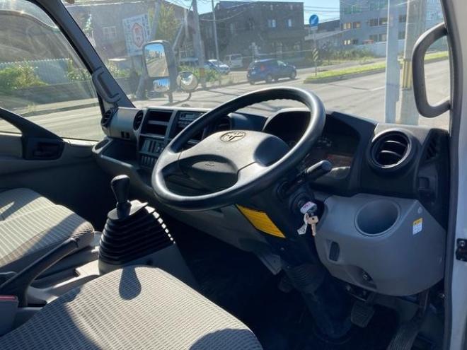 ダイナトラック 　マニュアル車　ラジオ　Ｗキャブ　ＭＴ　１年車検整備付き　保証付き 2WD 4000(D) 2Dr