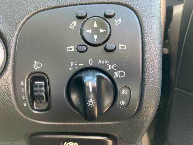 ベンツＣＬＫ 　２年車検整備付き　スマートキー　ＥＴＣ　記録簿ありナビ　ＴＶ　ＣＤ　ＤＶＤ　オートクルーズコントロール　パワーシート　取り扱い説明書 2WD 1800 クーペDr
