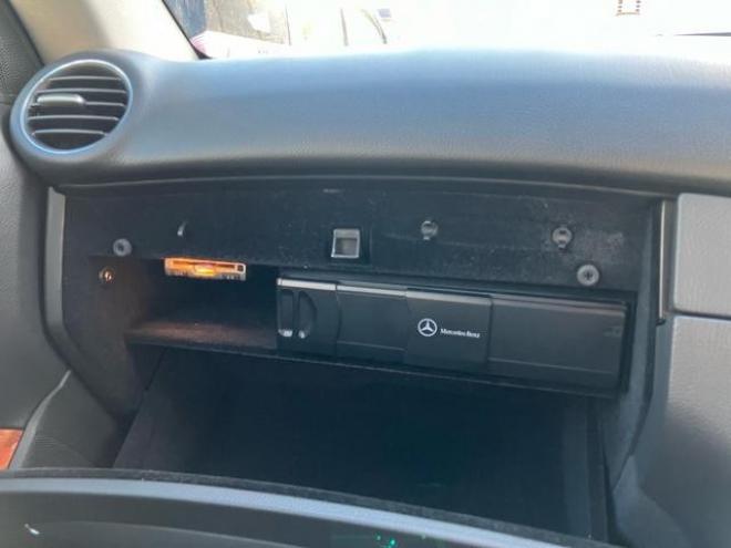 ベンツＣＬＫ 　２年車検整備付き　スマートキー　ＥＴＣ　記録簿ありナビ　ＴＶ　ＣＤ　ＤＶＤ　オートクルーズコントロール　パワーシート　取り扱い説明書 2WD 1800 クーペDr