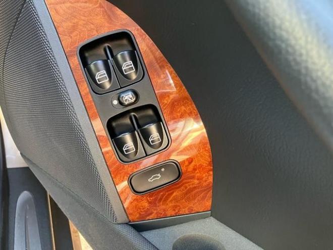 ベンツＣＬＫ 　２年車検整備付き　スマートキー　ＥＴＣ　記録簿ありナビ　ＴＶ　ＣＤ　ＤＶＤ　オートクルーズコントロール　パワーシート　取り扱い説明書 2WD 1800 クーペDr