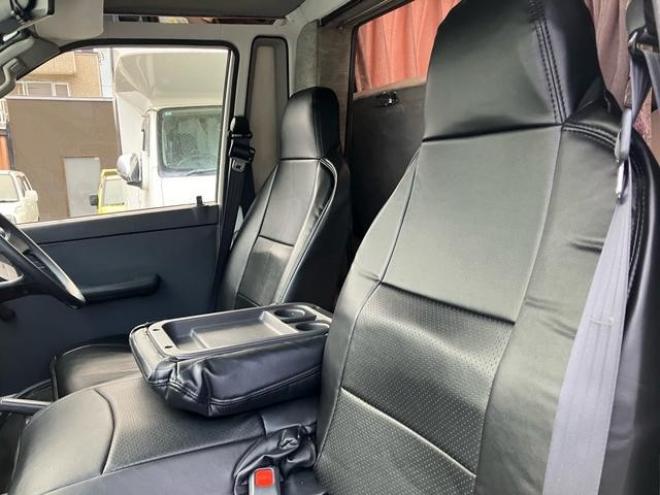 タウンエーストラック　４ＷＤ　キャンピングカー 4WD 2000(D) 2Dr