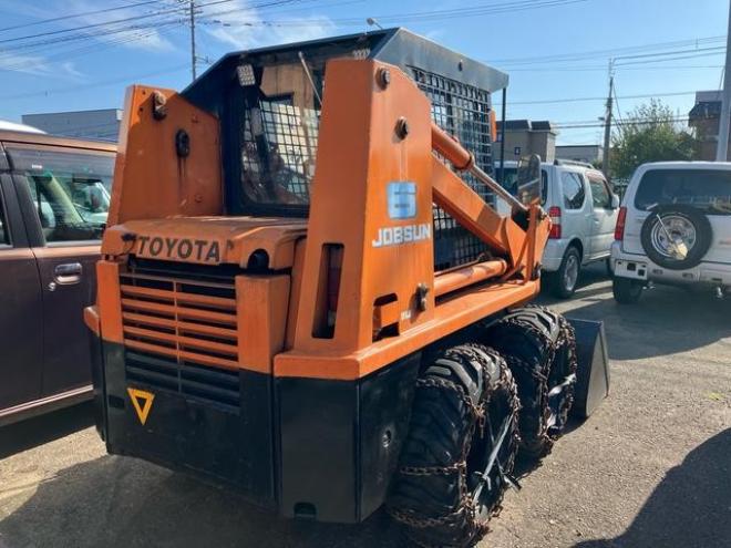 スキッドステアローダトヨタ　ジョブサン　バックカメラ付き　キャビン付き　タイヤチェーンあり　ヒーター　フロントワイパー　アワーメーター５４３８時間 2WD 1500(D) -Dr